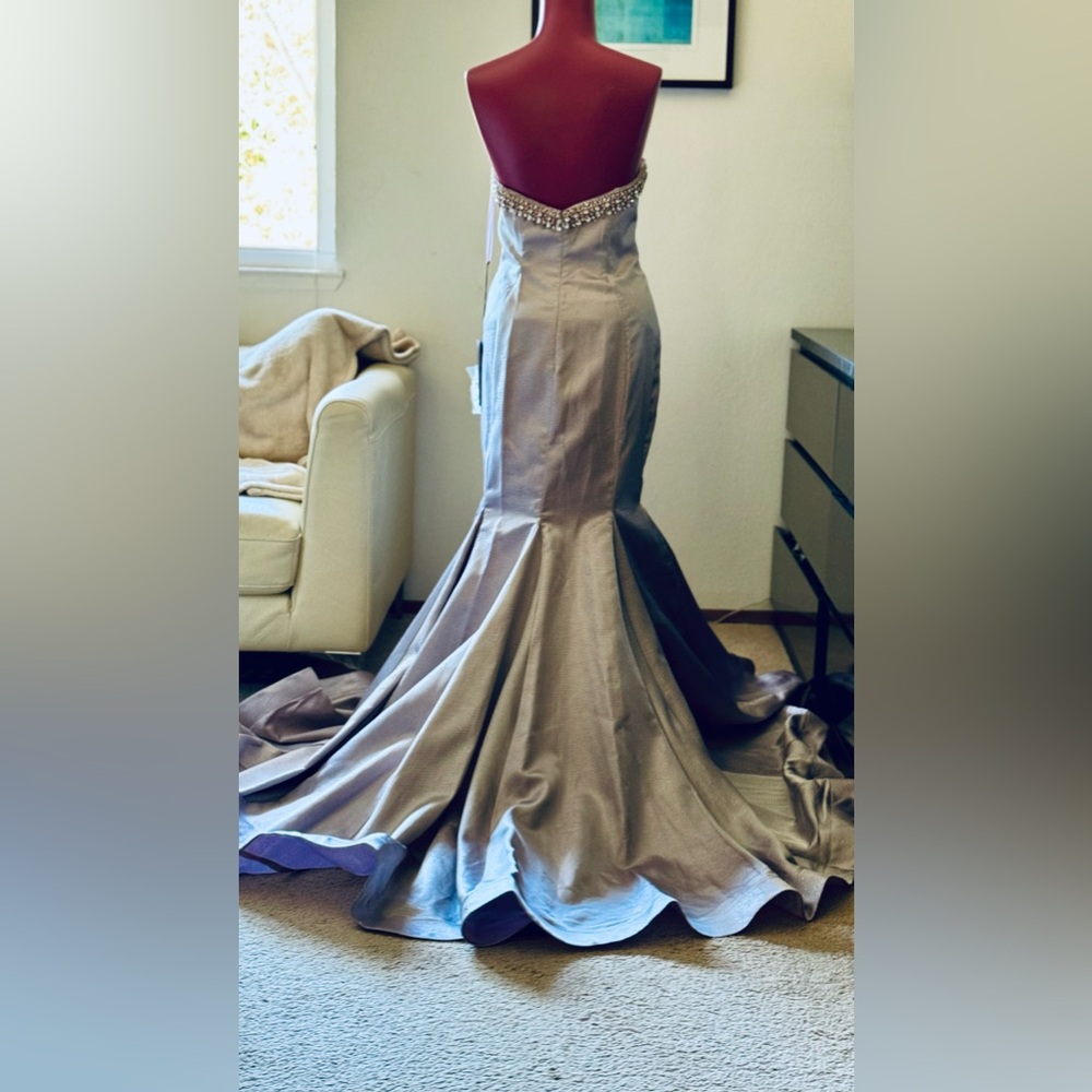 MAC DUGGAL - Picture 10 of 13